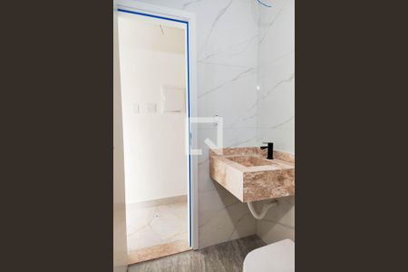 Casa à venda com 147m², 3 quartos e 2 vagas Casa à venda com 147m², 3 quartos e 2 vagasBanheiro Social