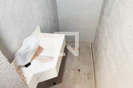 Casa à venda com 147m², 3 quartos e 2 vagas Casa à venda com 147m², 3 quartos e 2 vagasBanheiro da Garagem dos Fundos