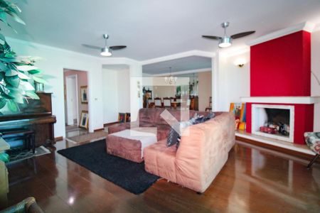 Apartamento para alugar com 3 quartos, 213m² em Vila Itapura, Campinas