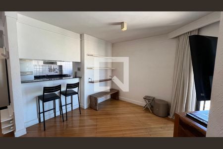 Salas  de apartamento para alugar com 1 quarto, 56m² em Pinheiros, São Paulo
