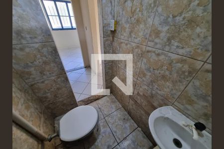 Banheiro de kitnet/studio para alugar com 1 quarto, 30m² em Vicente de Carvalho, Rio de Janeiro