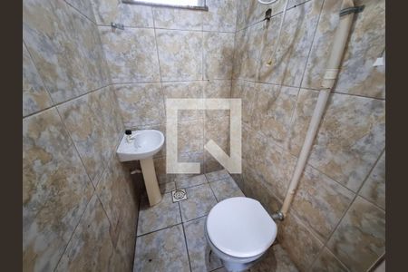 Banheiro de kitnet/studio para alugar com 1 quarto, 30m² em Vicente de Carvalho, Rio de Janeiro