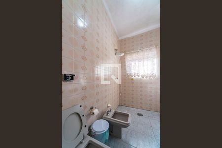 Banheiro  de casa à venda com 2 quartos, 115m² em Vila América, Santo André