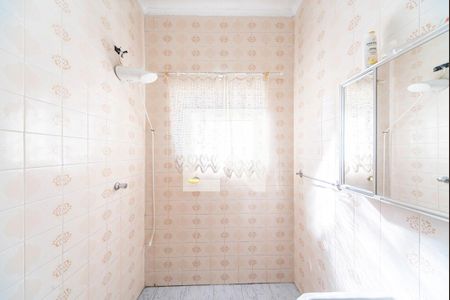 Banheiro  de casa à venda com 2 quartos, 115m² em Vila América, Santo André