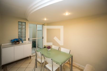 Sala de casa de condomínio à venda com 3 quartos, 195m² em Vila Santo Estefano, São Paulo
