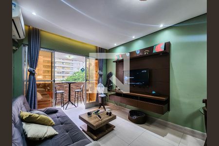 Sala de apartamento para alugar com 2 quartos, 92m² em Embaré, Santos