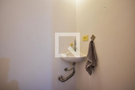 Lavabo de apartamento para alugar com 3 quartos, 82m² em Jardim Monte Kemel, São Paulo