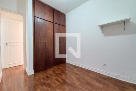 Quarto 1  de apartamento para alugar com 3 quartos, 105m² em Cambuí, Campinas