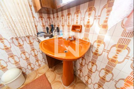 Banheiro  de casa à venda com 3 quartos, 138m² em Vila Linda, Santo André