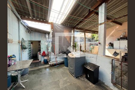 Casa à venda com 300m², 5 quartos e 2 vagas Casa à venda com 300m², 5 quartos e 2 vagasÁrea de Serviço 1