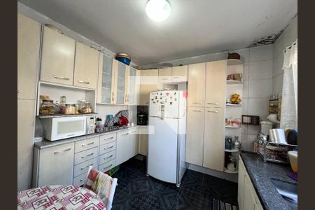 Casa à venda com 300m², 5 quartos e 2 vagas Casa à venda com 300m², 5 quartos e 2 vagasCozinha 1