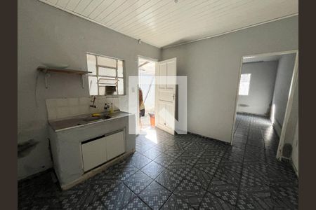 Casa à venda com 300m², 5 quartos e 2 vagas Casa à venda com 300m², 5 quartos e 2 vagasSala 3/Cozinha 2