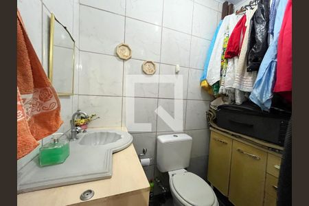 Casa à venda com 300m², 5 quartos e 2 vagas Casa à venda com 300m², 5 quartos e 2 vagasLavabo