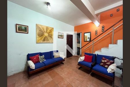 Casa à venda com 300m², 5 quartos e 2 vagas Casa à venda com 300m², 5 quartos e 2 vagasSala 2