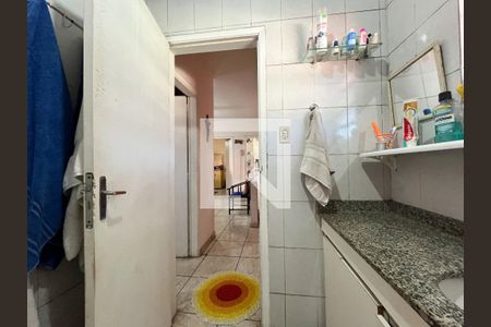 Casa à venda com 300m², 5 quartos e 2 vagas Casa à venda com 300m², 5 quartos e 2 vagasBanheiro 1