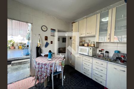 Casa à venda com 300m², 5 quartos e 2 vagas Casa à venda com 300m², 5 quartos e 2 vagasCozinha 1