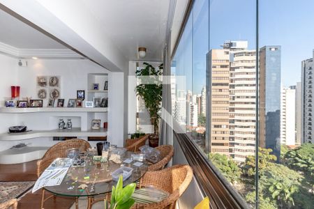 Apartamento à venda com 240m², 4 quartos e 4 vagasSala