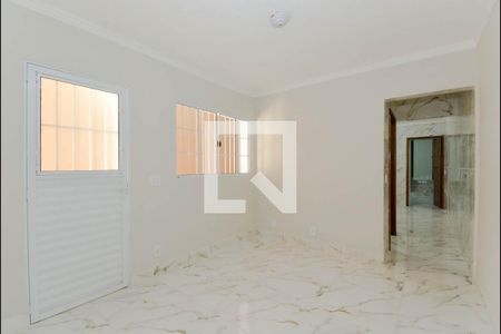 Sala de casa para alugar com 3 quartos, 240m² em Jardim Jovaia, Guarulhos