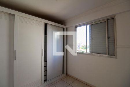 Quarto 2 de apartamento para alugar com 2 quartos, 60m² em Parque Tomas Saraiva, São Paulo