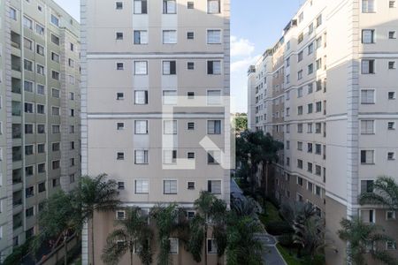 Vista Sala de apartamento à venda com 2 quartos, 47m² em Jardim Santa Teresinha, São Paulo