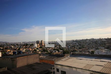 Vista de casa para alugar com 1 quarto, 80m² em Boa Vista, Belo Horizonte