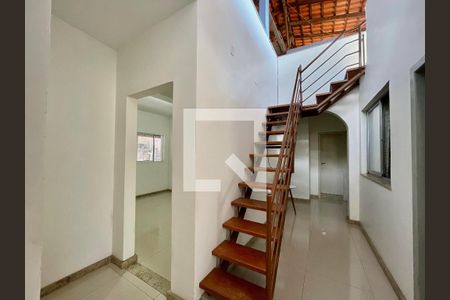 Sala de casa à venda com 5 quartos, 360m² em União, Belo Horizonte