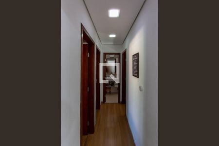 Corredor de casa à venda com 3 quartos, 202m² em Heliópolis, Belo Horizonte