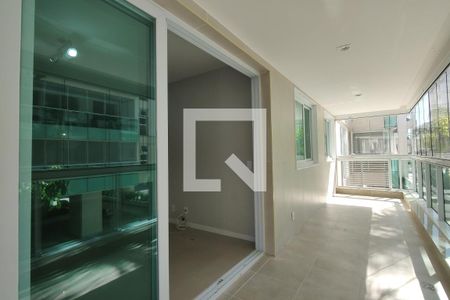 Varanda  de apartamento para alugar com 3 quartos, 120m² em Jacarepaguá, Rio de Janeiro