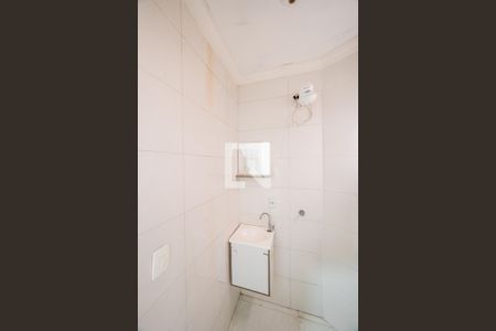 Banheiro Social de kitnet/studio para alugar com 1 quarto, 14m² em São Judas, São Paulo