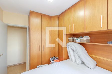 Quarto 1 de apartamento para alugar com 2 quartos, 56m² em Parque Maria Helena, São Paulo