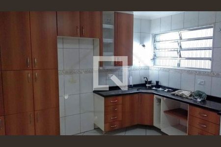 Casa à venda com 3 quartos, 201m² em Vila Fachini, São Paulo