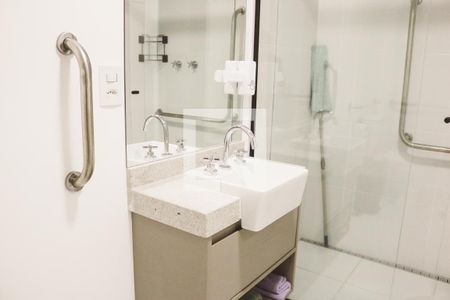 Banheiro de kitnet/studio para alugar com 1 quarto, 30m² em Parada Inglesa, São Paulo