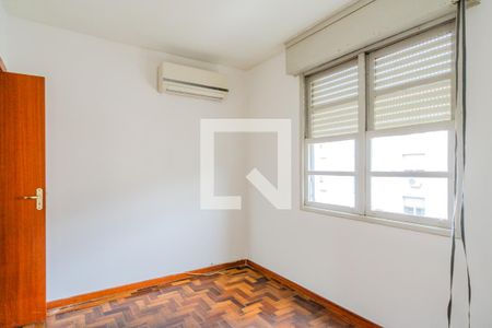 Quarto 1 de apartamento para alugar com 2 quartos, 50m² em Cristal, Porto Alegre