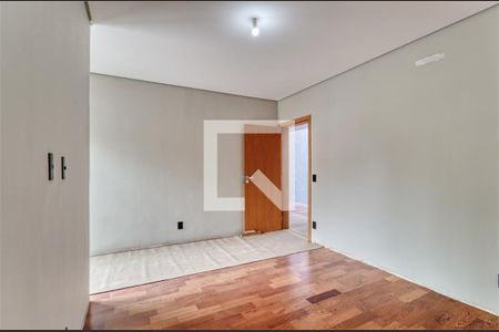Casa à venda com 4 quartos, 320m² em Jardim Santo Amaro, São Paulo