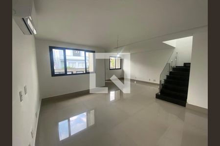 Casa à venda com 3 quartos, 200m² em Parque Sao Domingos, São Paulo