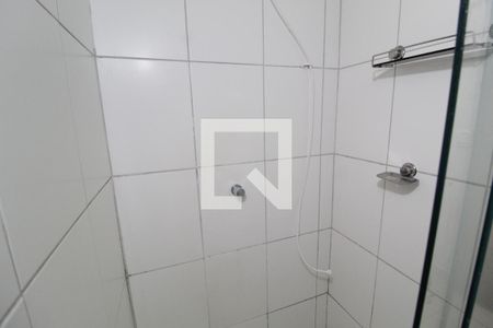 Banheiro de kitnet/studio para alugar com 1 quarto, 30m² em Lídice, Uberlândia
