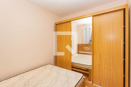 Quarto 1 de apartamento para alugar com 2 quartos, 32m² em Parque Fongaro, São Paulo