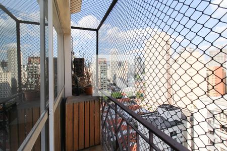 Varanda  de apartamento à venda com 1 quarto, 56m² em Vila Nova Conceição, São Paulo