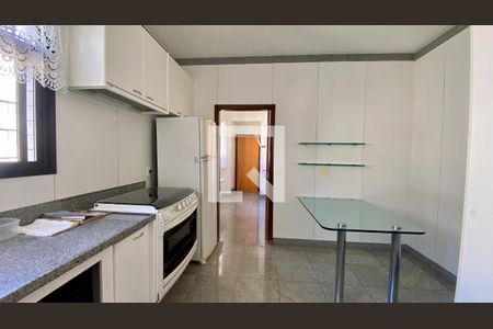 Cozinha de apartamento à venda com 4 quartos, 152m² em Belvedere, Belo Horizonte