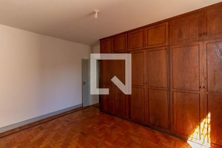 Casa à venda com 3 quartos, 200m² em Carlos Prates, Belo Horizonte