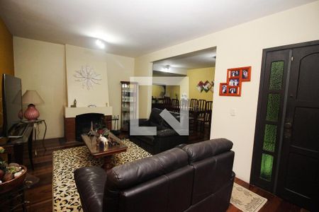 Sala de casa à venda com 3 quartos, 300m² em Cristal, Porto Alegre