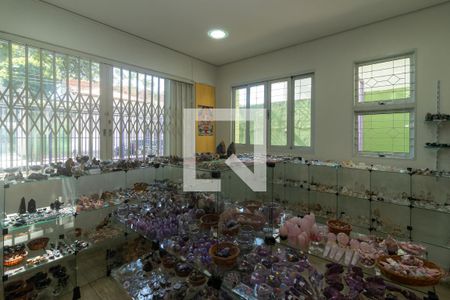 Sala de casa à venda com 5 quartos, 263m² em Água Branca, São Paulo