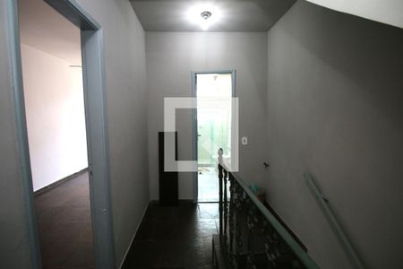 Hall e Escada Piso 2 de casa à venda com 3 quartos, 165m² em Olaria, Rio de Janeiro