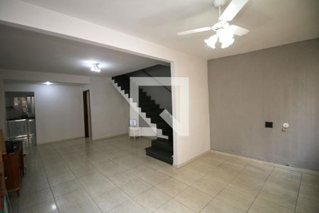 Sala de casa para alugar com 3 quartos, 165m² em Olaria, Rio de Janeiro