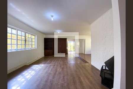 Sala de casa à venda com 3 quartos, 390m² em Vila Pirajussara, São Paulo