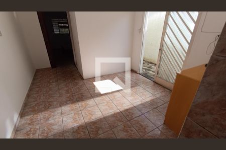 Sala de casa para alugar com 2 quartos, 83m² em Jardim das Estrelas, Sorocaba