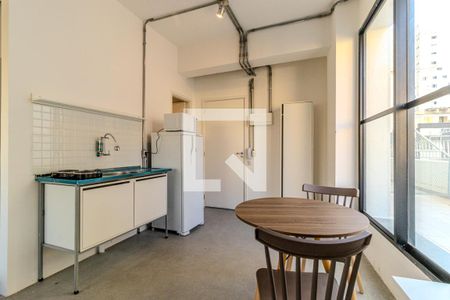 Cozinha de kitnet/studio para alugar com 1 quarto, 40m² em República, São Paulo