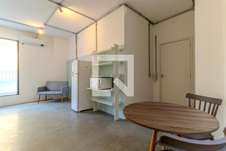 Cozinha de kitnet/studio para alugar com 1 quarto, 46m² em República, São Paulo