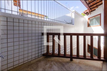 Varanda de casa à venda com 4 quartos, 392m² em Serra, Belo Horizonte