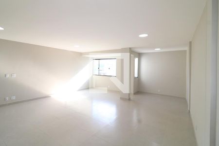 Sala de casa à venda com 4 quartos, 280m² em Jardim Guanabara, Rio de Janeiro